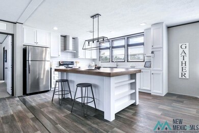 1008 Butternut St, Carlsbad, NM 88220 - photo 2