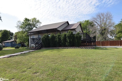 219 8th Ave SE, Clarion, IA 50525 - photo 2