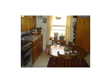 Eat-in Kitchen