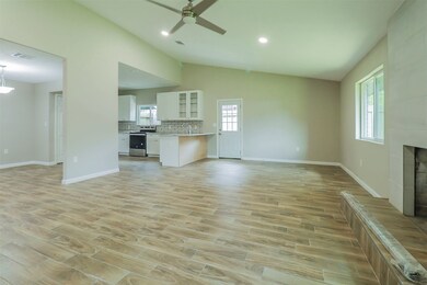 16927 Paint Rock Rd, Friendswood, TX 77546 - photo 6