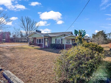 32 Manus Chapel Rd, Mill Spring, NC 28756 - photo 3