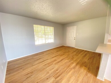 8026 Cambridge Cir unit B, White Settlement, TX 76108 - photo 4