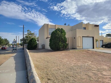 10401 Ashwood Dr unit AB, El Paso, TX 79935 - photo 2