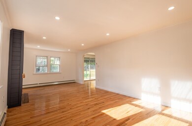 51 Greendale Ave, Worcester, MA 01606 - photo 3