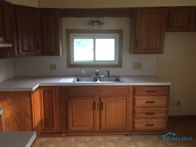 23092 Edgefield Dr, Genoa, OH 43430 - photo 3