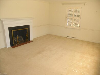 LR w/ Fireplace