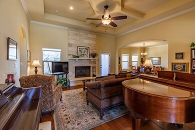 202 Riley Ln, Fredericksburg, TX 78624 - photo 4