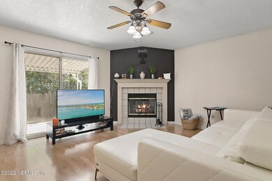 3927 Grand Central Pl (16)