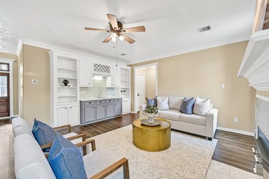 303 Regency Ct, Friendswood, TX 77546 - photo 7