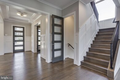 412 Orleans Cir SW, Vienna, VA 22180 - photo 2