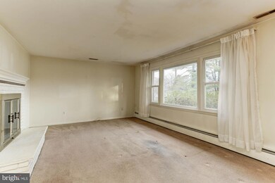 10609 Johns Hopkins Rd, Laurel, MD 20723 - photo 6