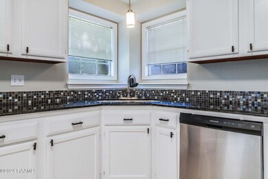 7-web-or-mls-809 Canberra Rd-7