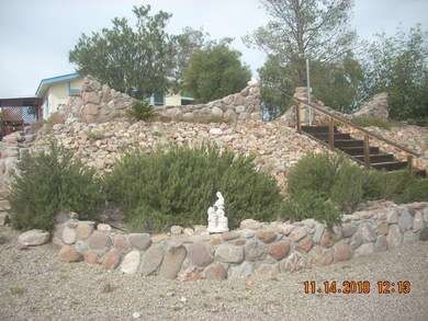 Front w. Upper Yard