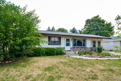 002-photo-front-view-6036144