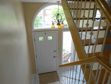 Entry/Foyer.
