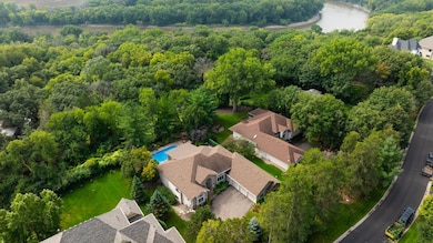 12389 Riverview Rd, Eden Prairie, MN 55347 - photo 2