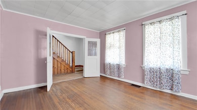 61 Crombie St, Rochester, NY 14605 - photo 3