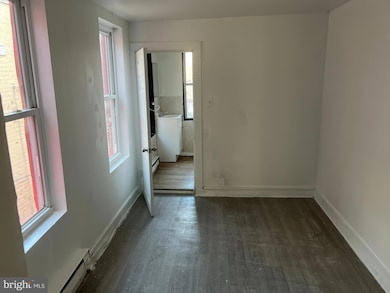 217 N 10th St, Reading, PA 19601 - photo 3