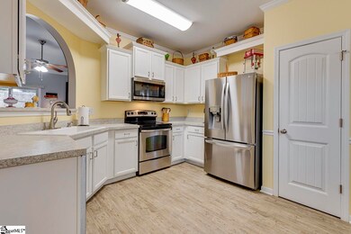 215 Marefair Ln, Simpsonville, SC 29680 - photo 4