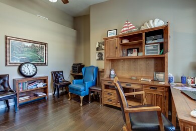 3921 W Sheffield Ave-11