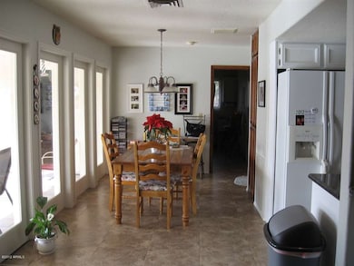 breakfast room