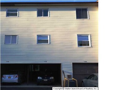 112 Timber Ridge Dr unit 112, Staten Island, NY 10306 - photo 2