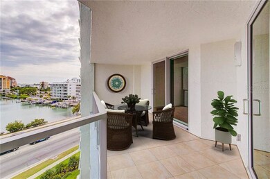7th Floor Balcony Overlooking Marina and Golden Ga
