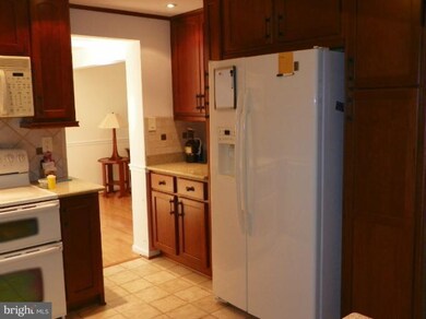 20452 Watkins Meadow Dr, Germantown, MD 20876 - photo 5