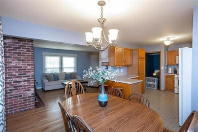 Breakfast / Dining Room