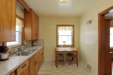 1111 Dorroll St NE, Grand Rapids, MI 49505 - photo 6