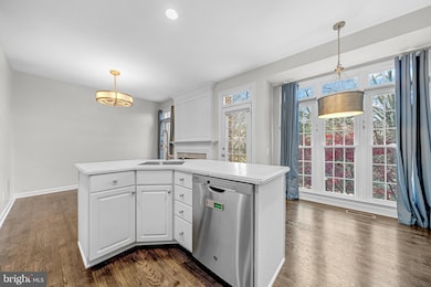 4676 Kell Ln, Alexandria, VA 22311 - photo 5