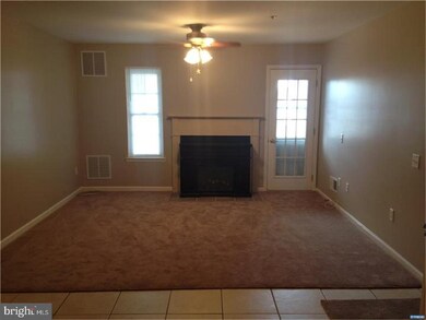 1905 Waters Edge Dr unit 1905, Newark, DE 19702 - photo 2