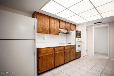 07-10413 W Kingswood Circle-7