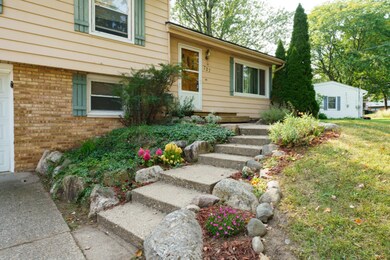 Southland_Dr_727_Portage_49024-28