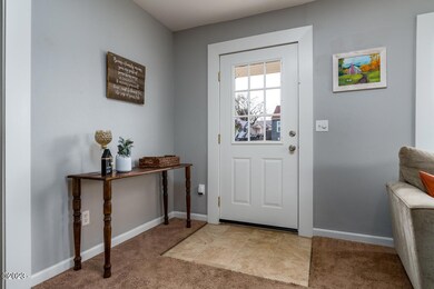 1570 SW Hill St Int MLS 1