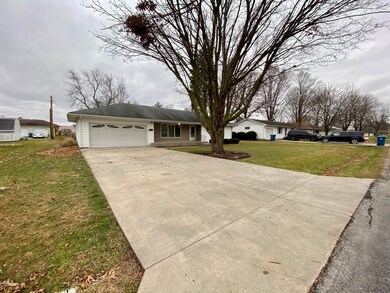 914 Warren St, Chenoa, IL 61726 - photo 2