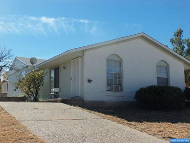 809 W Hester St unit 809 1/2 and 811 1/2, Silver City, NM 88061 - photo 2