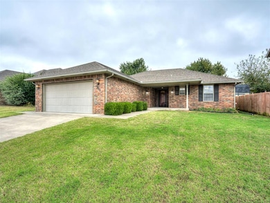 708 S Avery Dr, Moore, OK 73160 - photo 2