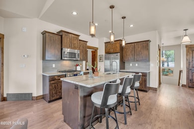 10-web-or-mls-1009-w-white-cloud-trail