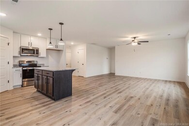 865 Wolf Run Park Blvd, Jeffersonville, IN 47130 - photo 7