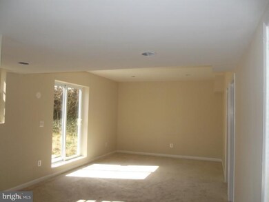 6425 S Kings Hwy, Alexandria, VA 22306 - photo 3