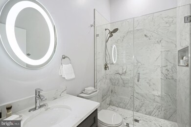 431 Kenyon St NW unit 1, Washington, DC 20010 - photo 2