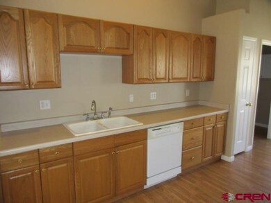 Appliances included are: range/oven, refrigerator,