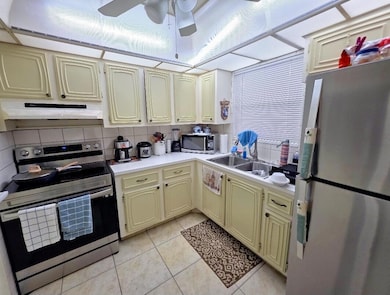 725 Lori Dr unit 206, Palm Springs, FL 33461 - photo 6