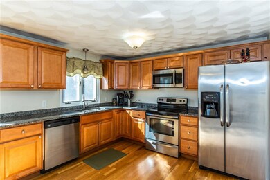 9 Kimberly Ann Dr, Greenville, RI 02828 - photo 3