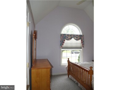 2648 Halleck Dr, Whitehall, PA 18052 - photo 7