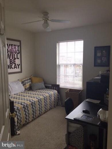 2437 Fox Mine Ln, Herndon, VA 20171 - photo 5