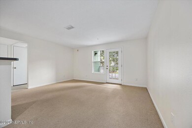 06-Living Room_R