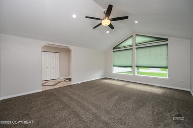 2370 N Thunder Gulch Cir-13