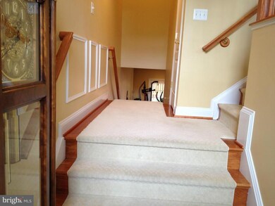 25868 Commons Square, Chantilly, VA 20152 - photo 3